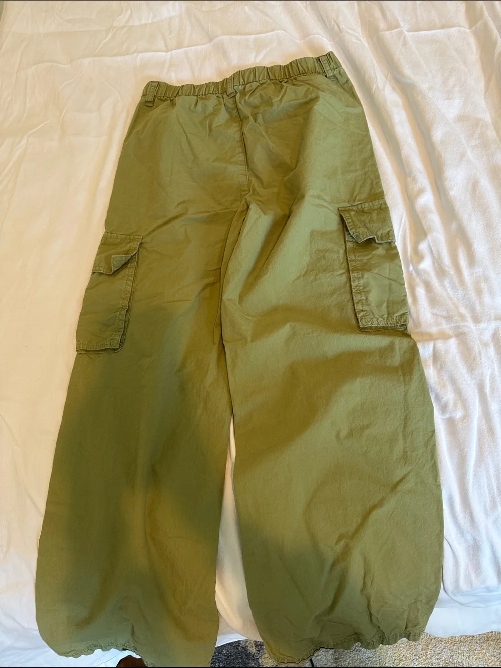 Old Navy Men's Olive Cargo Pants with Flared Leg